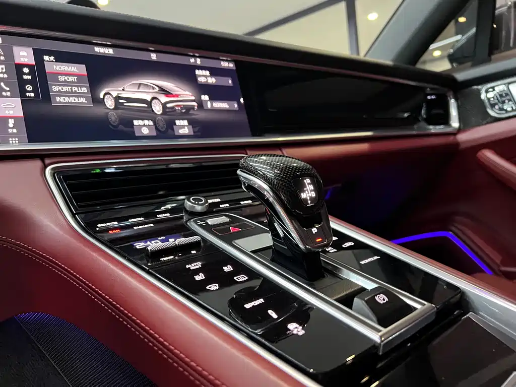 Porsche Panamera 2018 — фото 10