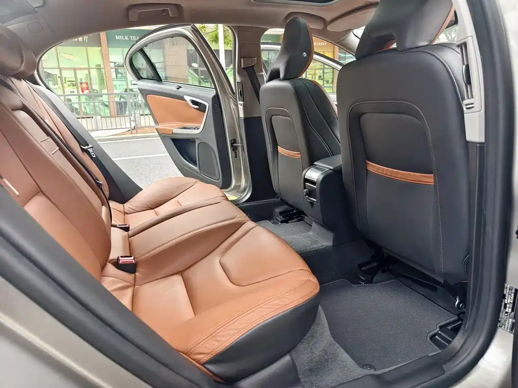 Volvo S60 2015 — фото 14