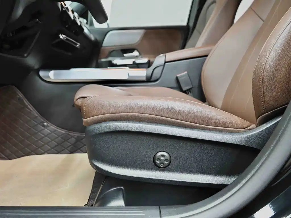 Mercedes-Benz GLB 2023 — фото 10
