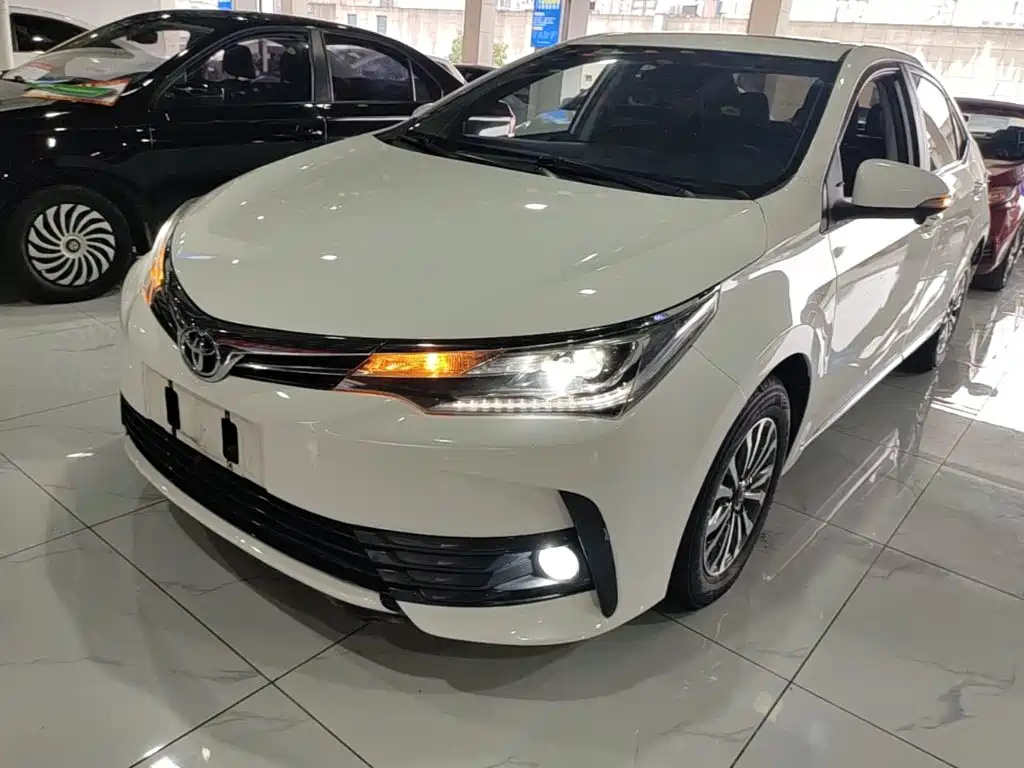 Toyota Corolla 2019 — фото 1