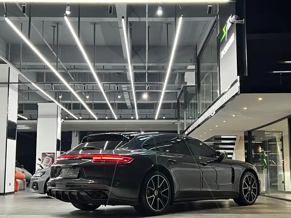 Porsche Panamera 2018 — фото 20