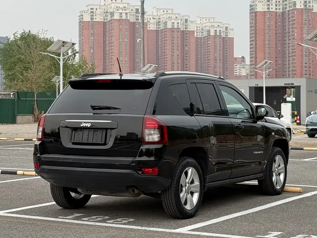 Jeep Compass 2013 — фото 4