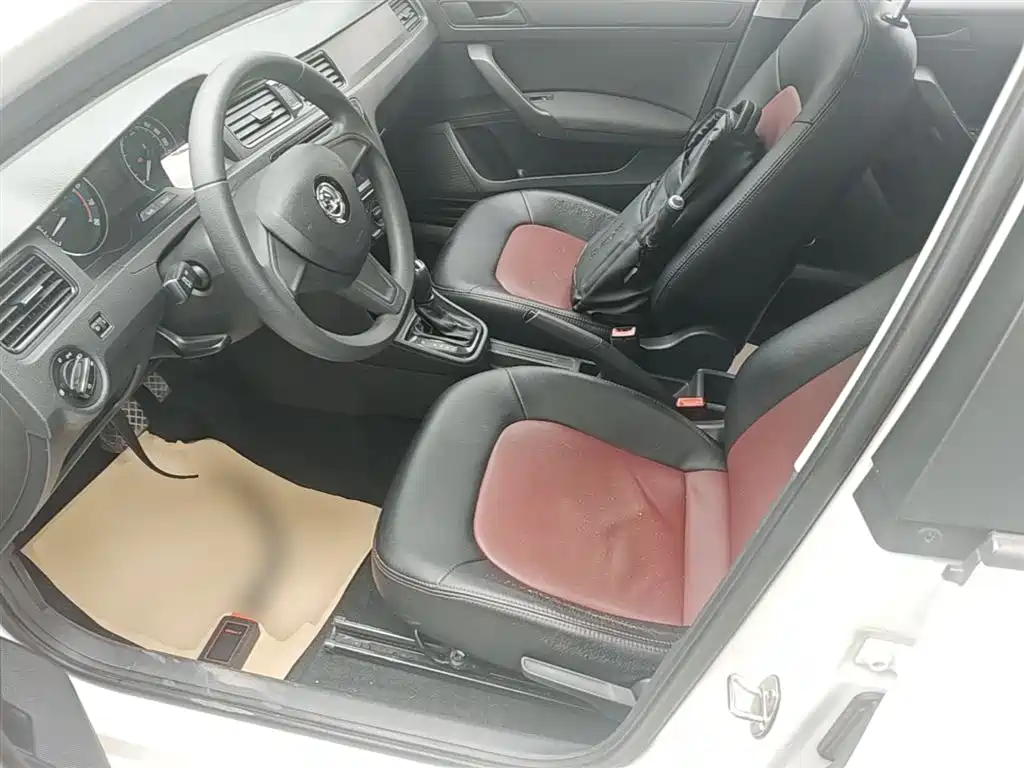Skoda Rapid Spaceback 2016 — фото 15
