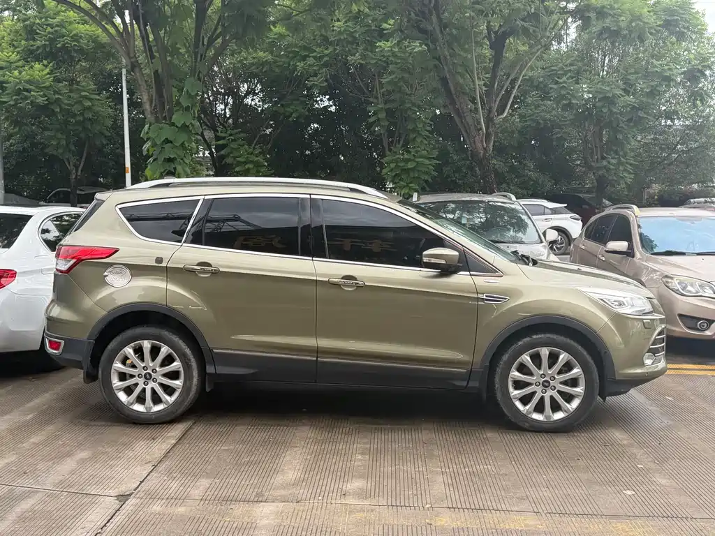 Ford Kuga 2014 — фото 4
