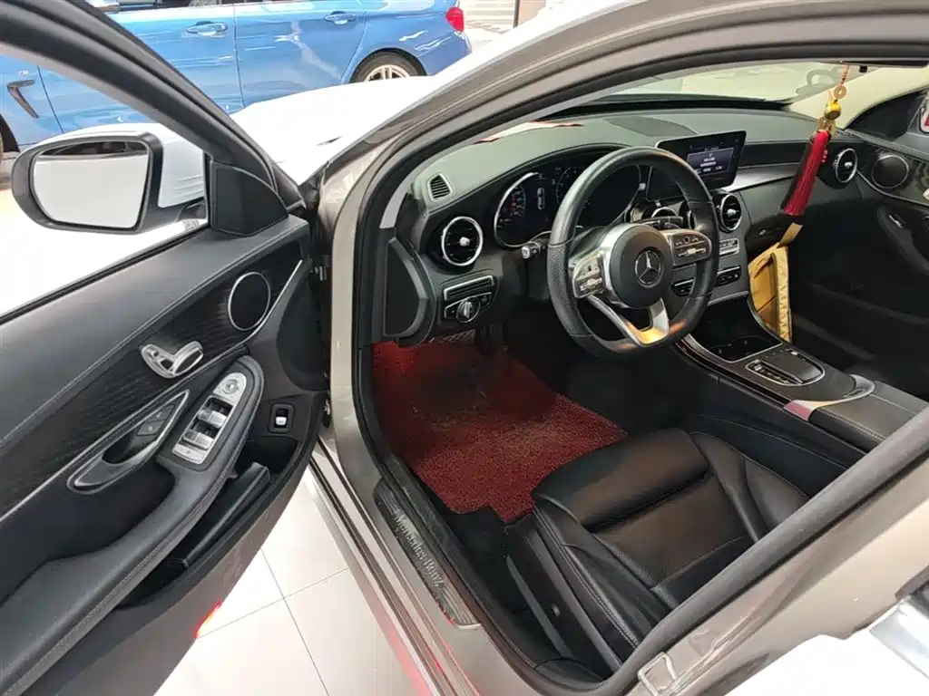 Mercedes-Benz C-Class 2019 — фото 16