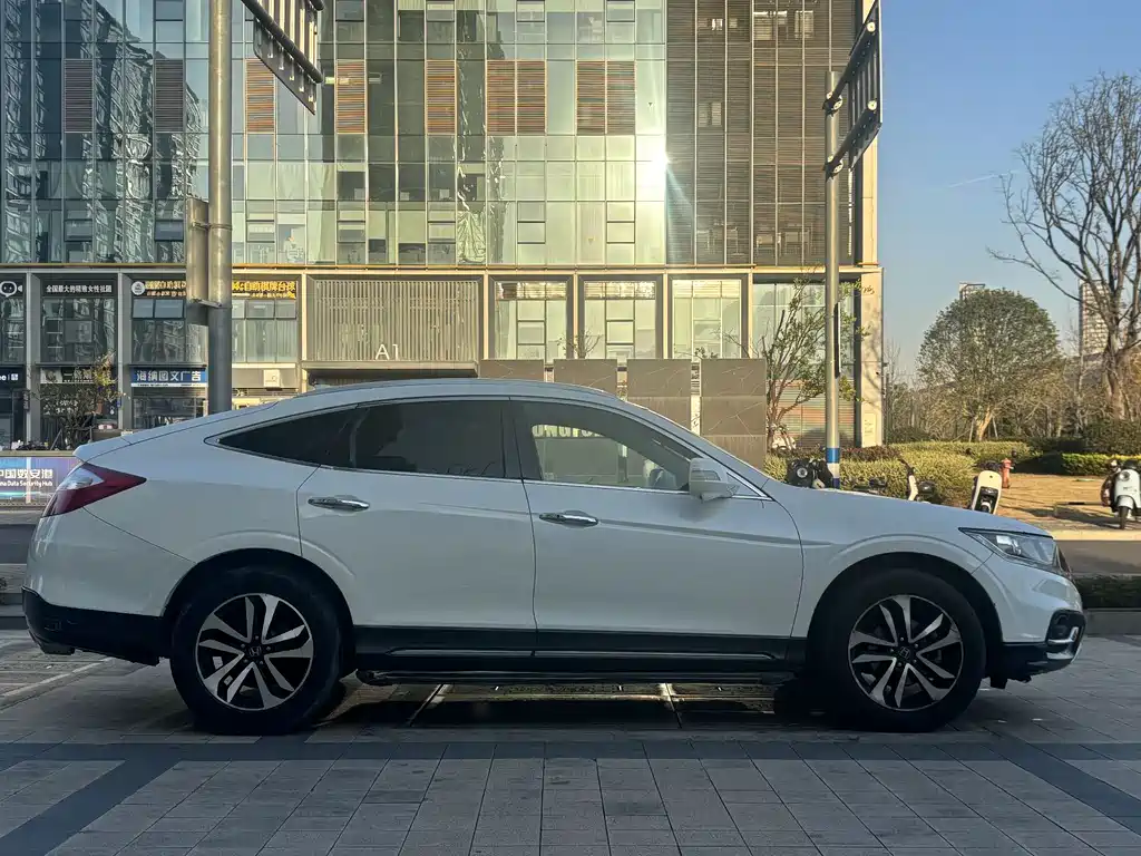 Honda Crosstour 2016 — фото 4