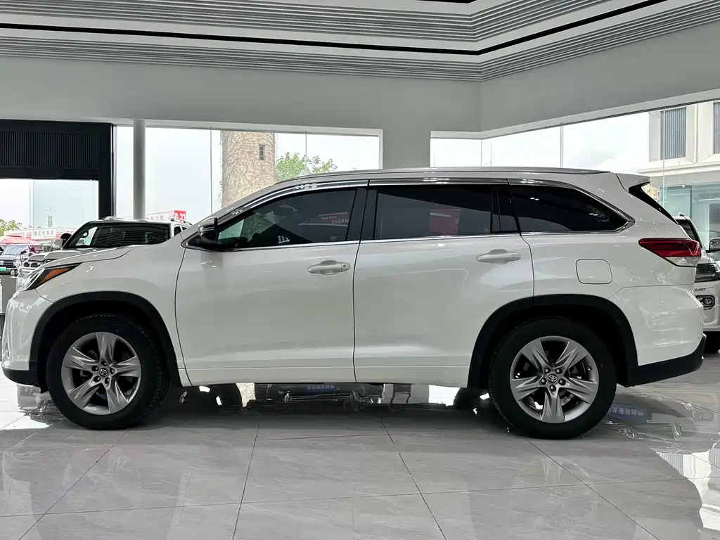 Toyota Highlander 2019 — фото 3