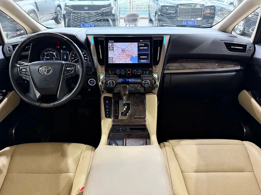 Toyota Vellfire 2022 — фото 23