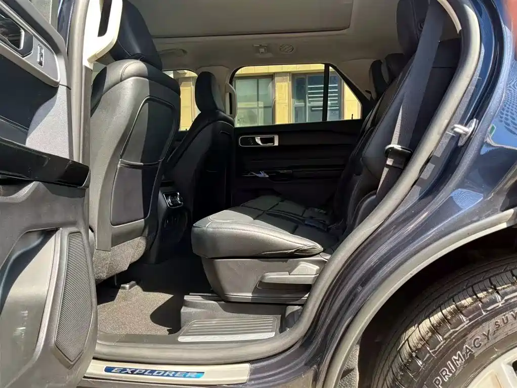 Ford Explorer 2020 — фото 10
