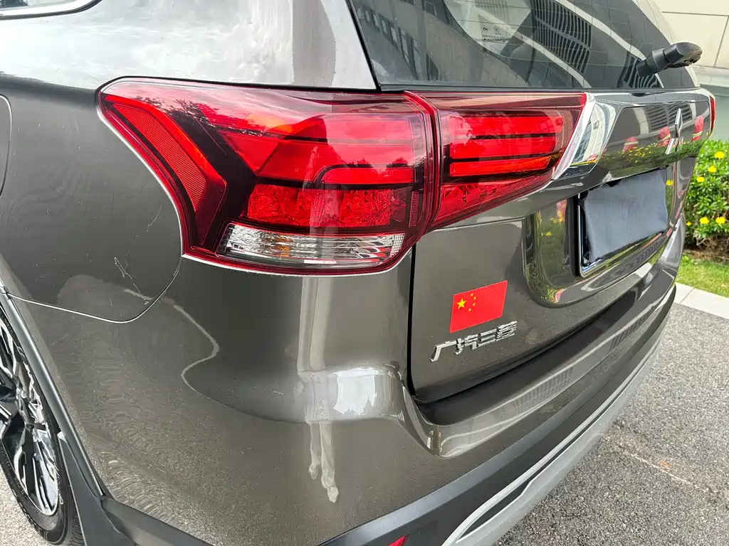 Mitsubishi Outlander 2019 — фото 18