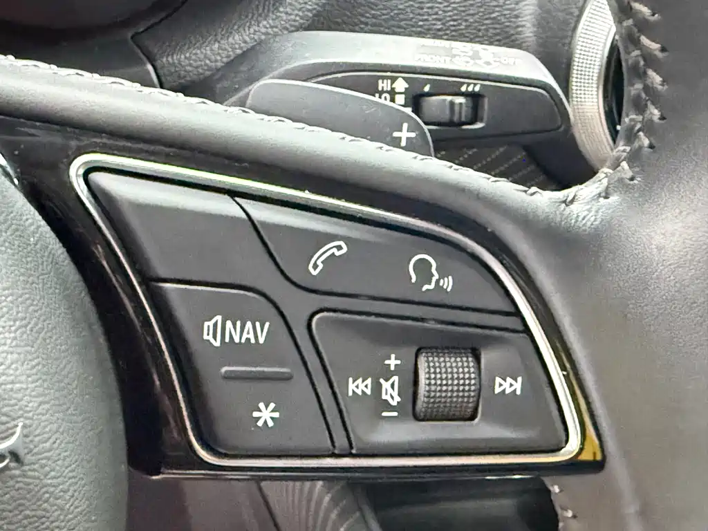 Audi Q2L 2022 — фото 13