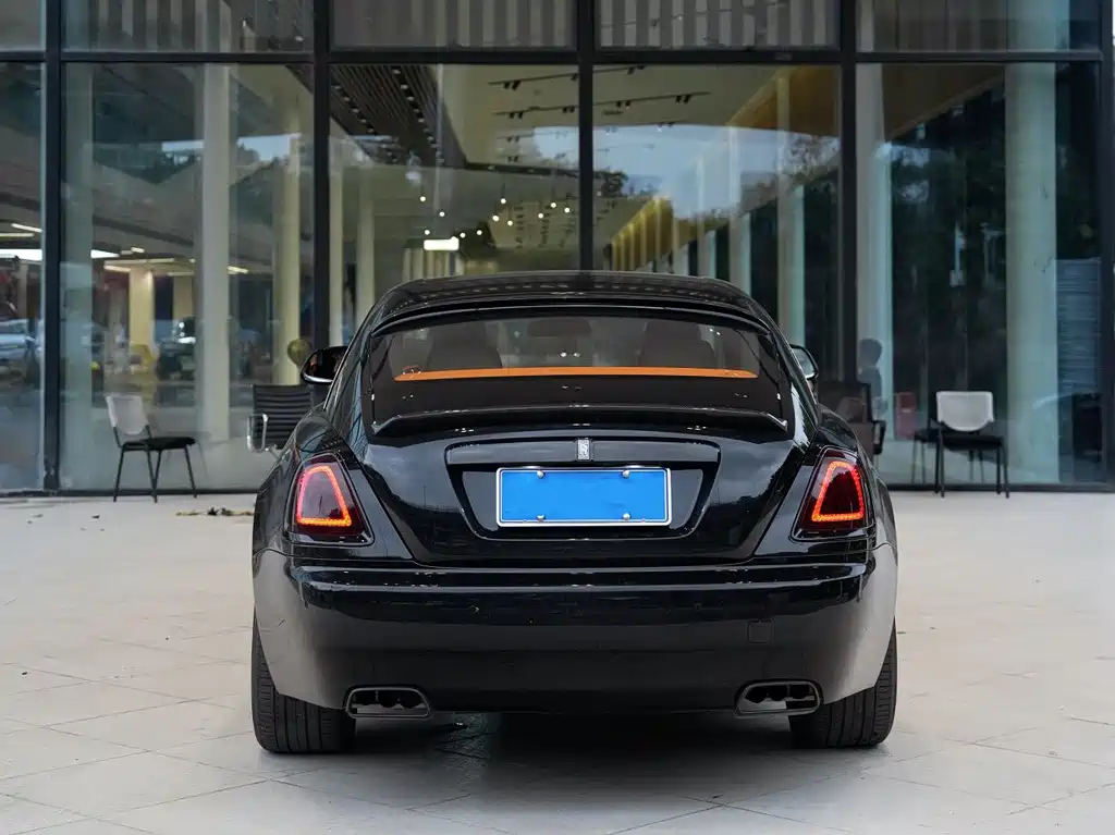 Rolls-Royce Wraith 2018 — фото 15