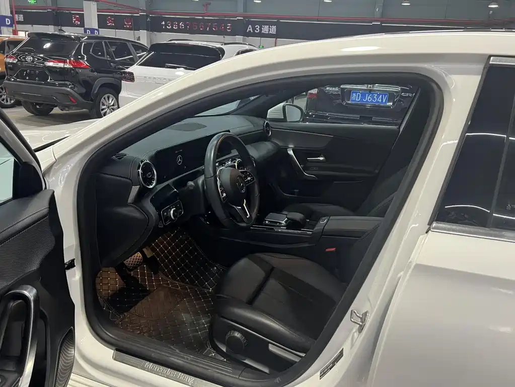 Mercedes-Benz A-Class 2022 — фото 7