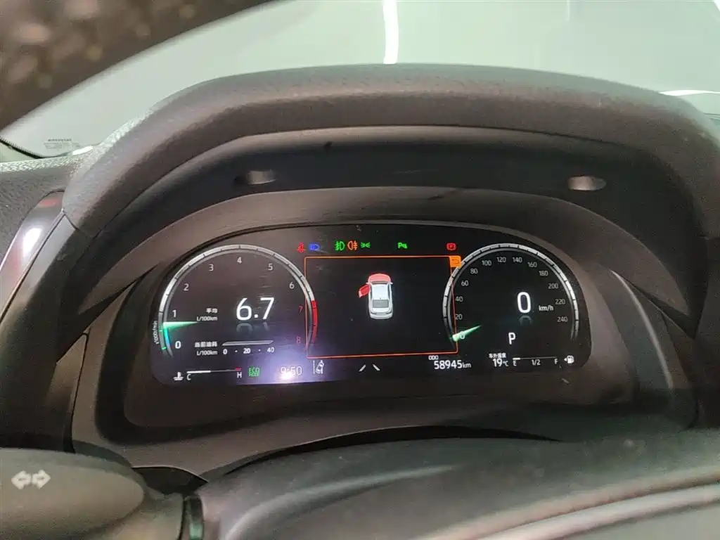 Toyota Camry 2023 — фото 12