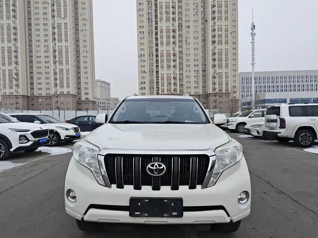 Toyota Prado 2017 — фото 2