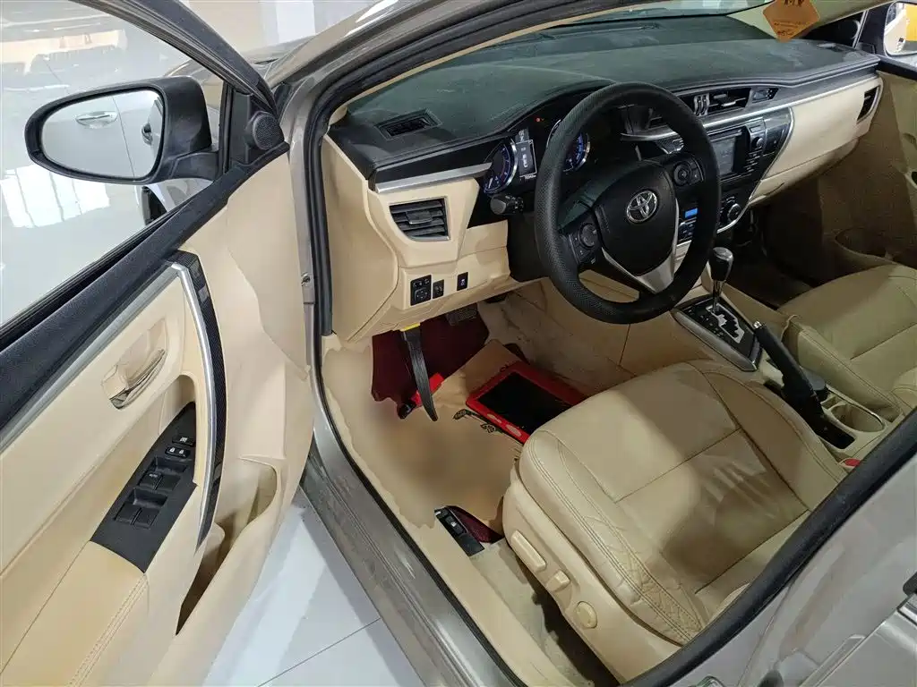 Toyota Corolla 2015 — фото 12
