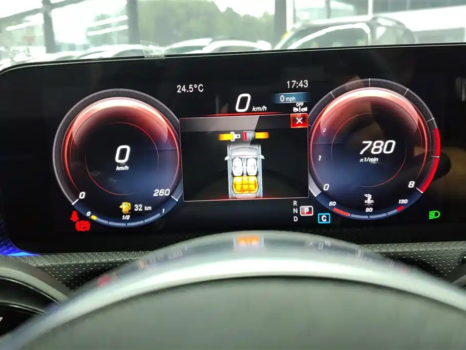 Mercedes-Benz A-Class 2023 — фото 14