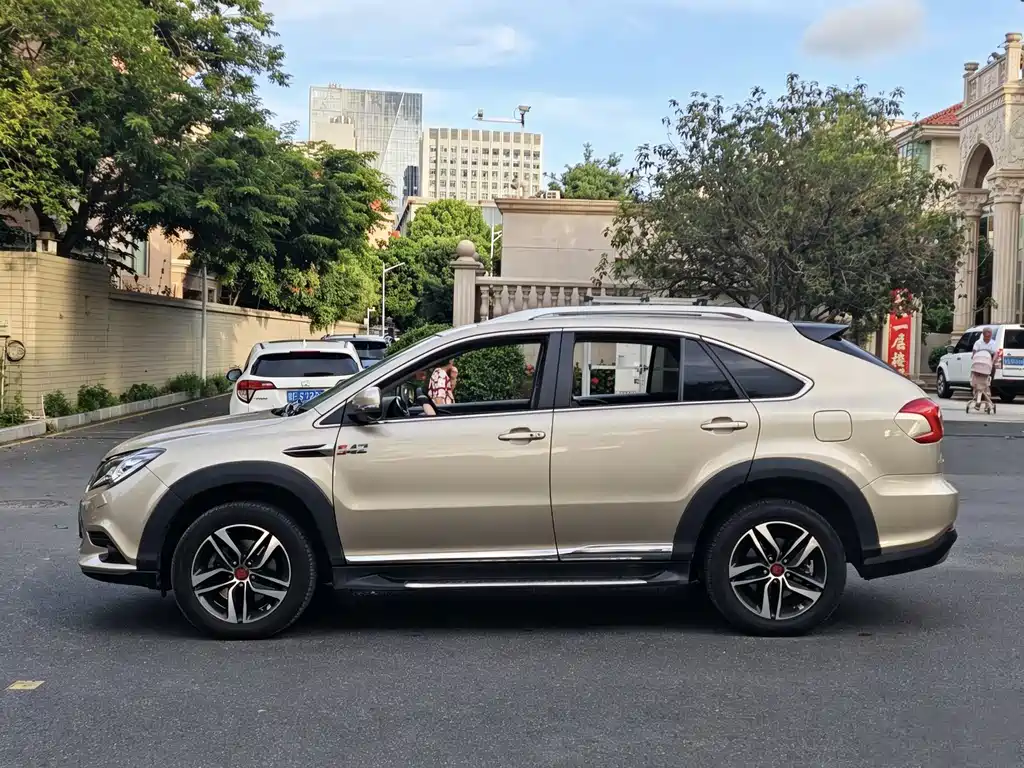 BYD Tang New Energy 2016