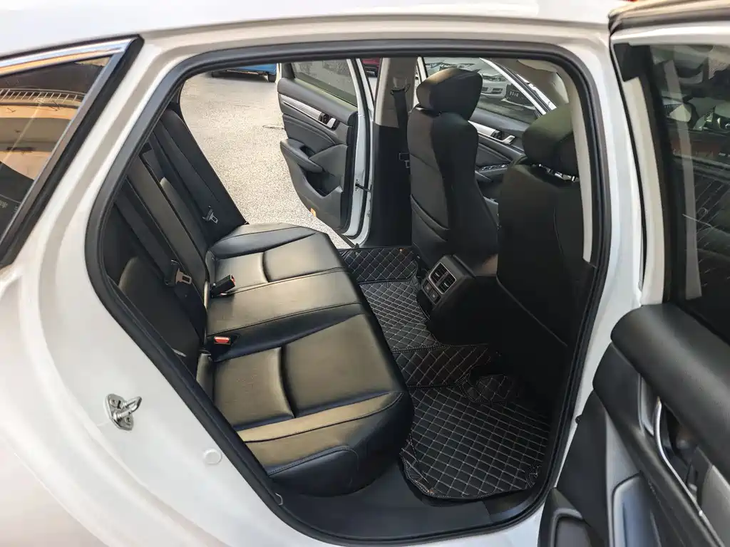 Honda Accord 2020 — фото 11