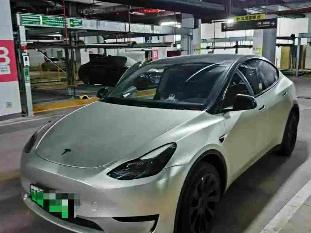 Tesla Model Y 2024 — фото 1