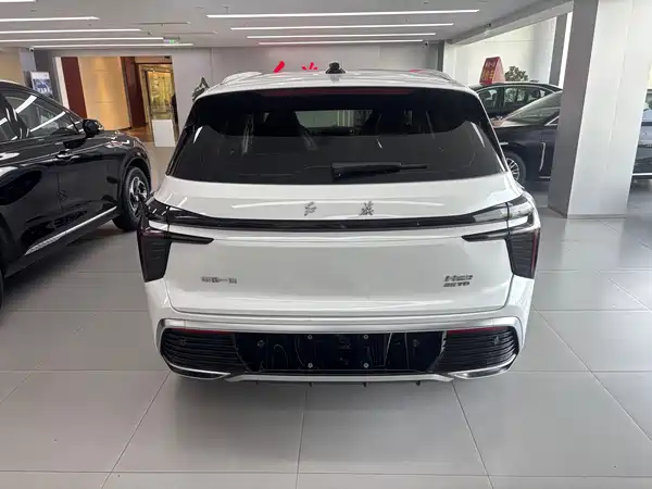 Hongqi HS3 2025