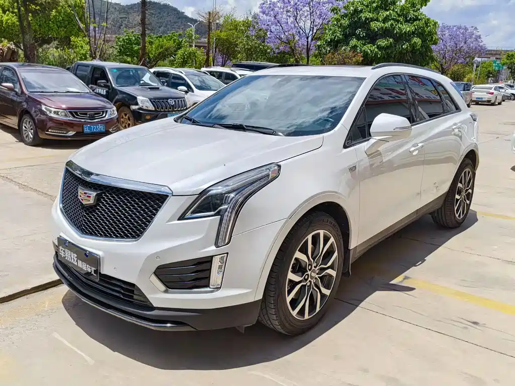 Cadillac XT5 2021 — фото 1