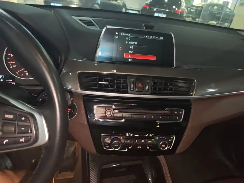 BMW X1 2018 — фото 13