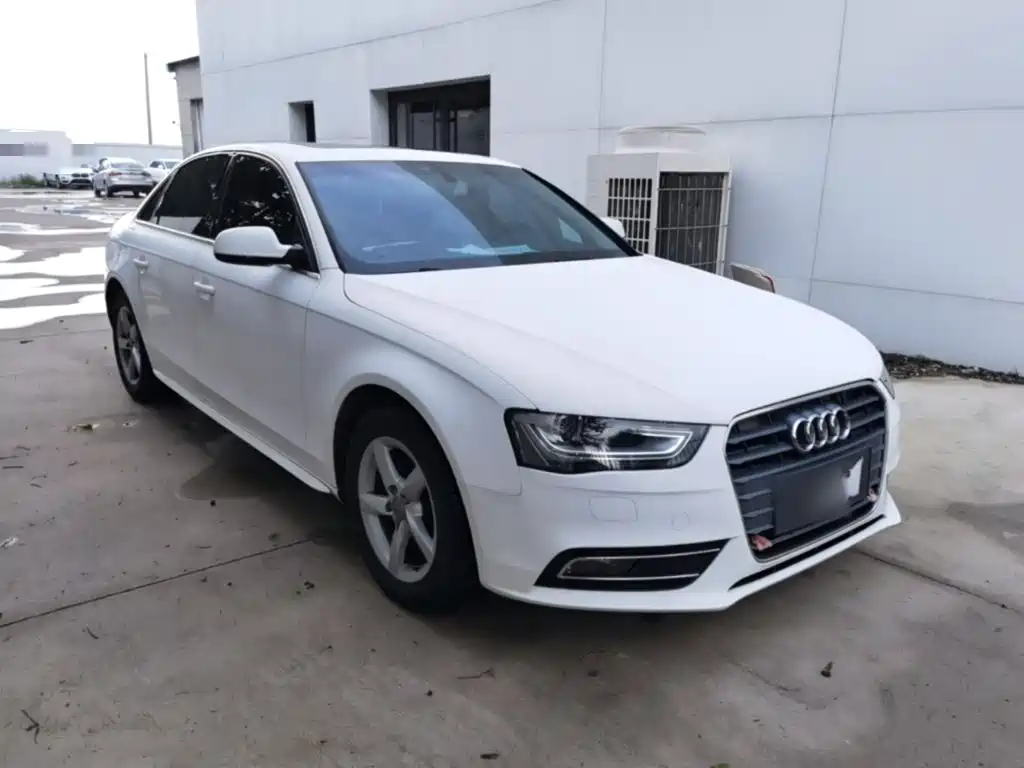 Audi A4L 2015