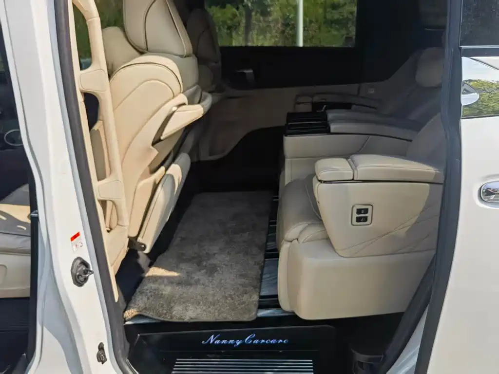 Toyota Alphard 2024 — фото 8