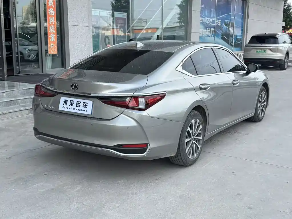 Lexus ES 2023 — фото 11