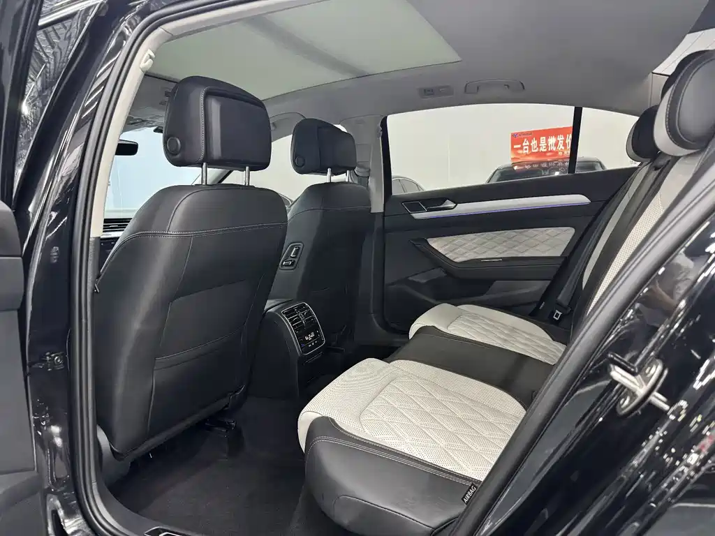 Volkswagen Magotan 2024
