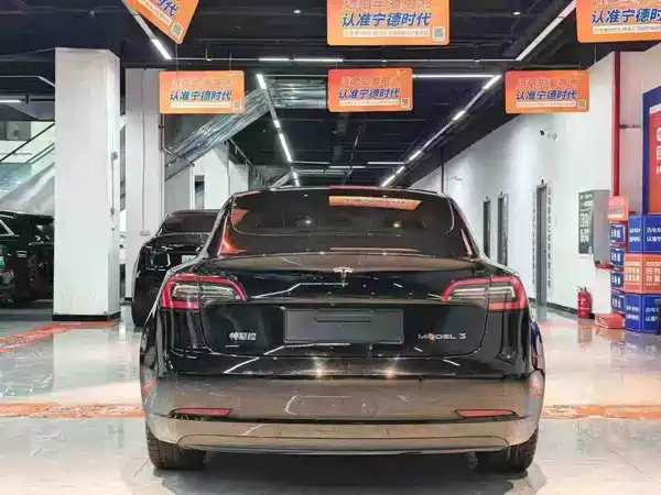 Tesla Model 3 2023
