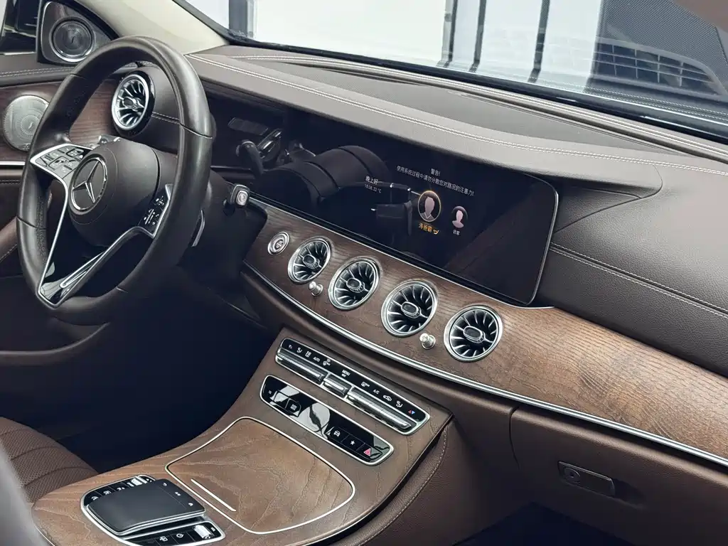 Mercedes-Benz E-Class 2021 — фото 12
