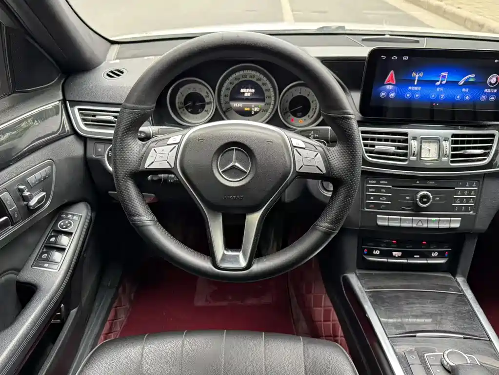 Mercedes-Benz E-Class 2016 — фото 14