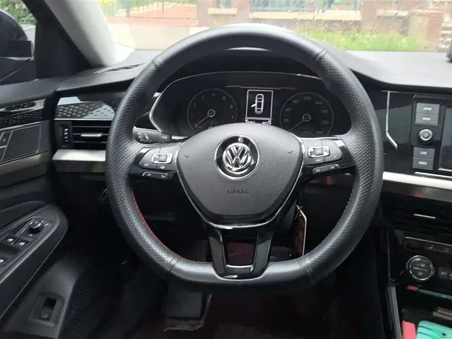 Volkswagen Passat 2020 — фото 15