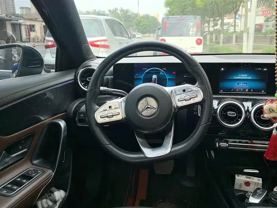 Mercedes-Benz A-Class 2019 — фото 15