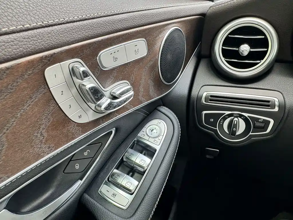 Mercedes-Benz GLC 2020 — фото 16