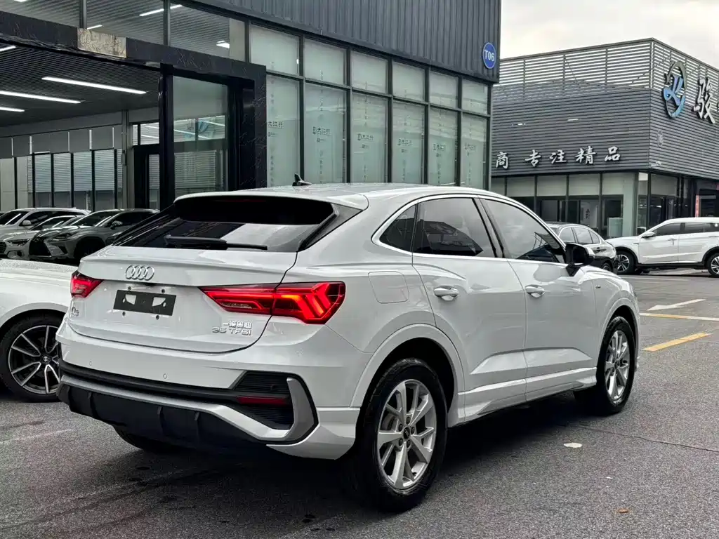 Audi Q3 Sportback 2022 — фото 10