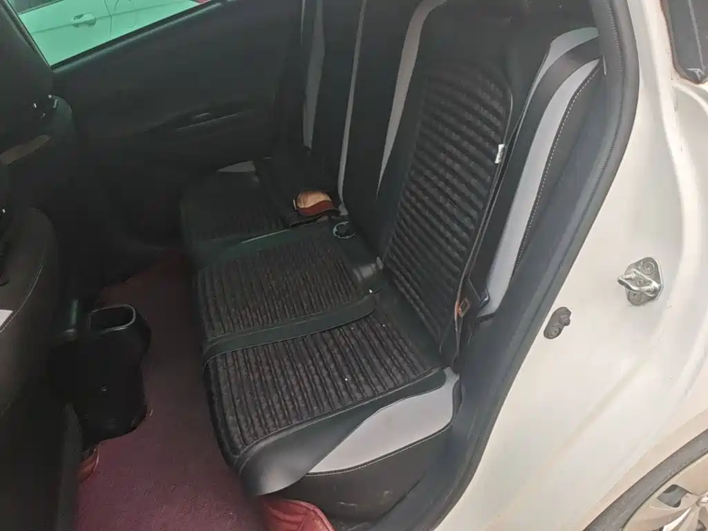 Toyota Yaris L 2020 — фото 17