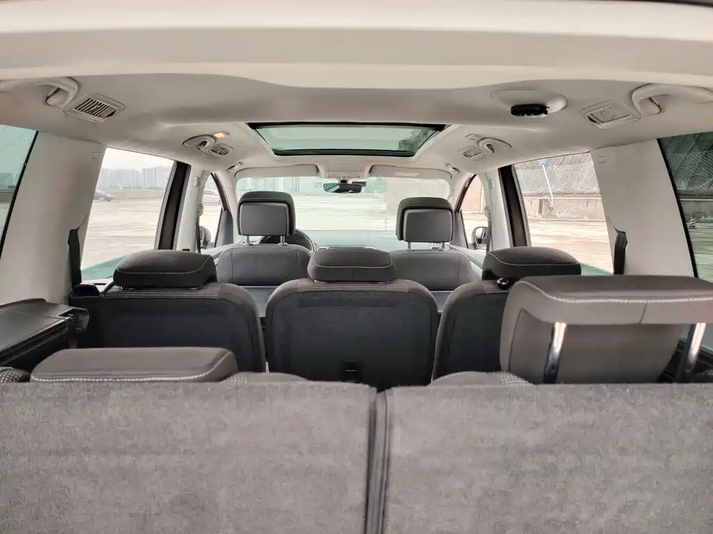 Volkswagen Sharan 2017 — фото 16