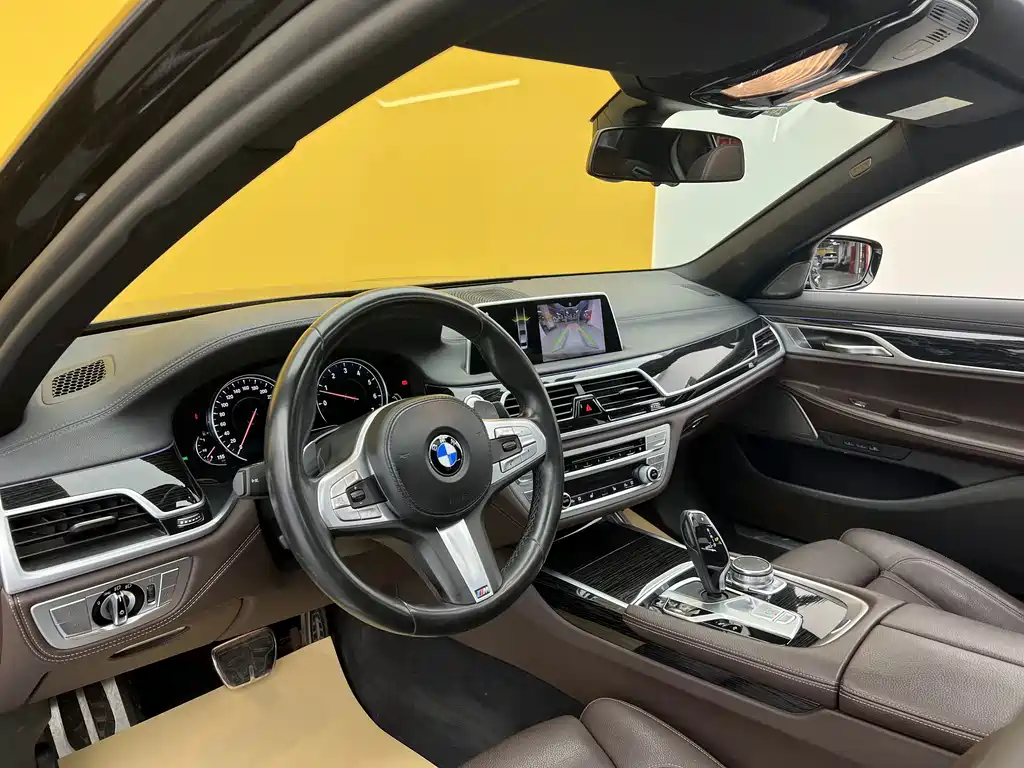BMW 7 Series 2018 — фото 6