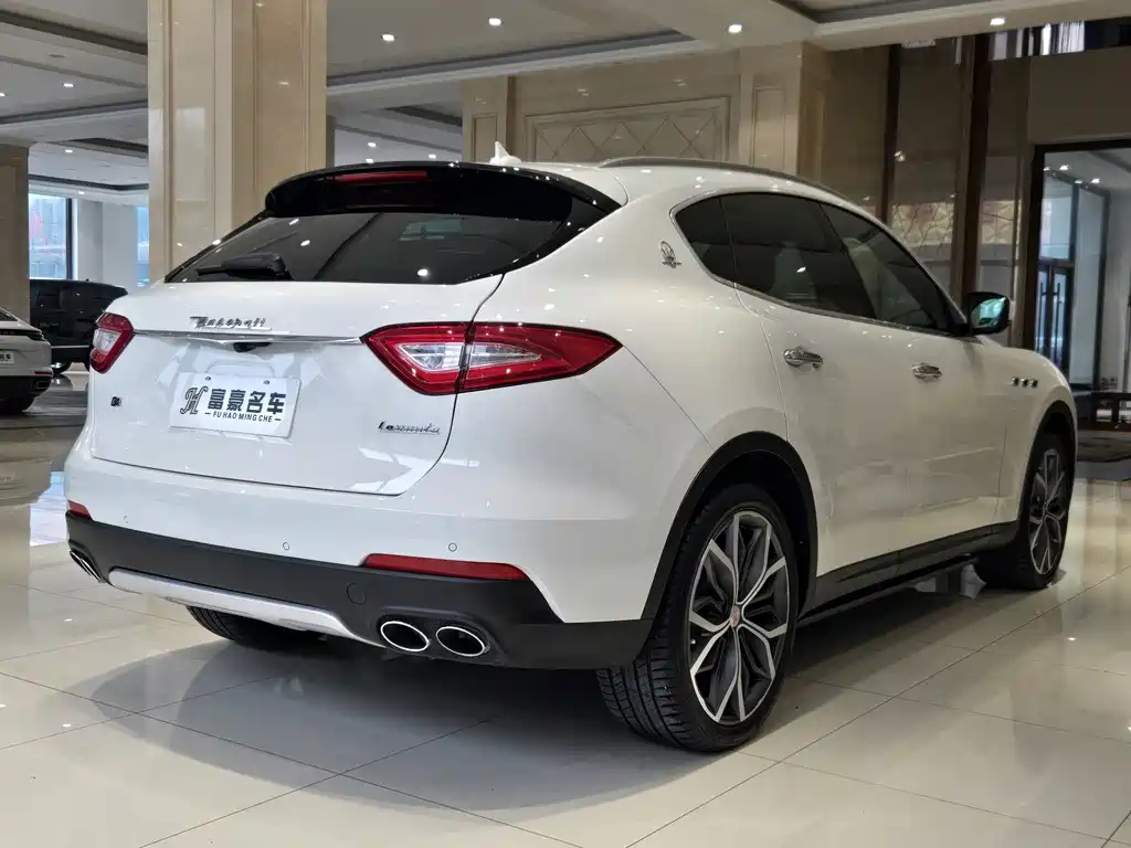 Maserati Levante 2018 — фото 6