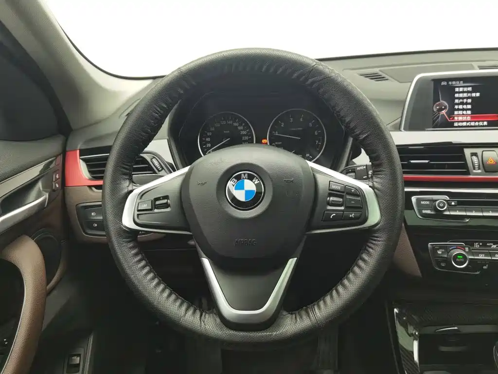 BMW X1 2016 — фото 11
