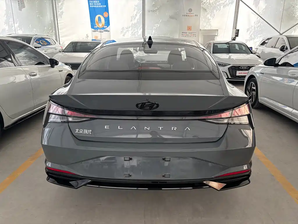 Hyundai Elantra 2022 — фото 12