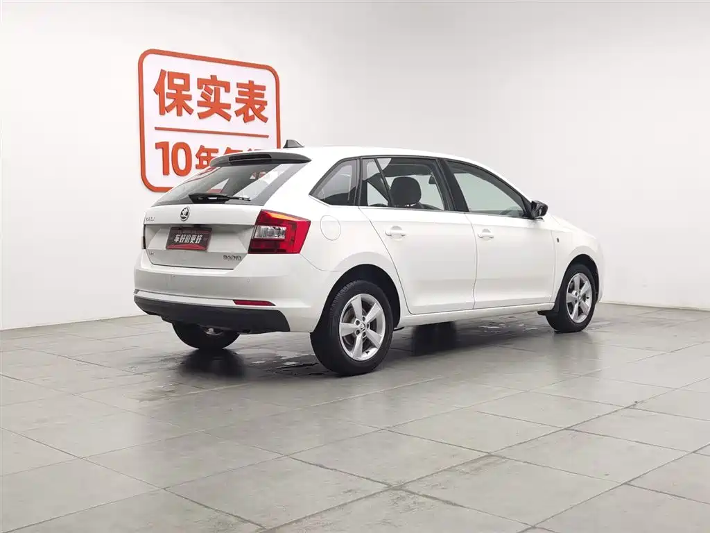 Skoda Rapid Spaceback 2016 — фото 2