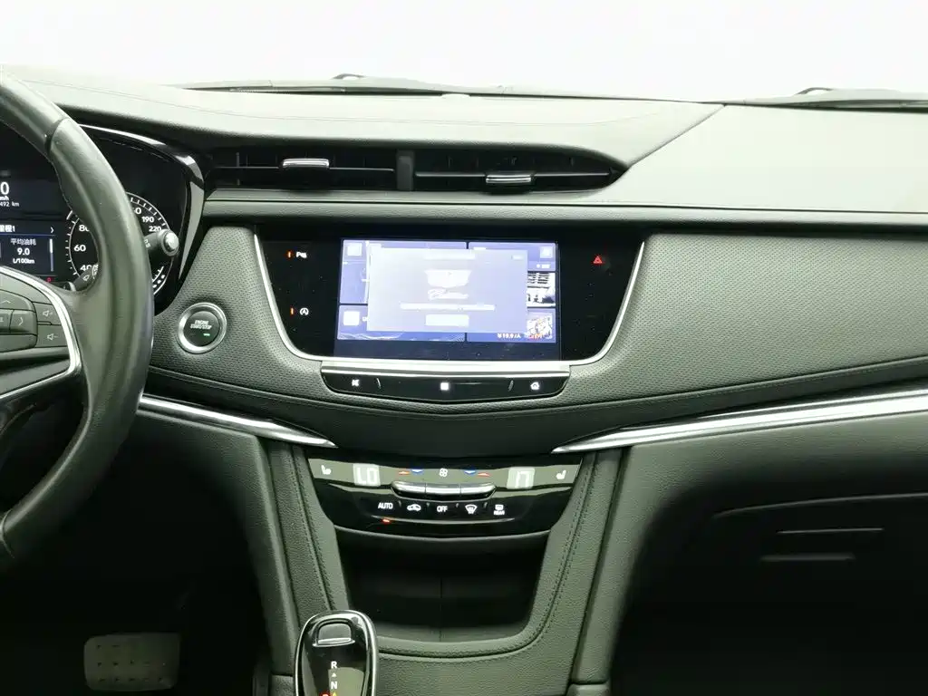 Cadillac XT5 2021 — фото 12