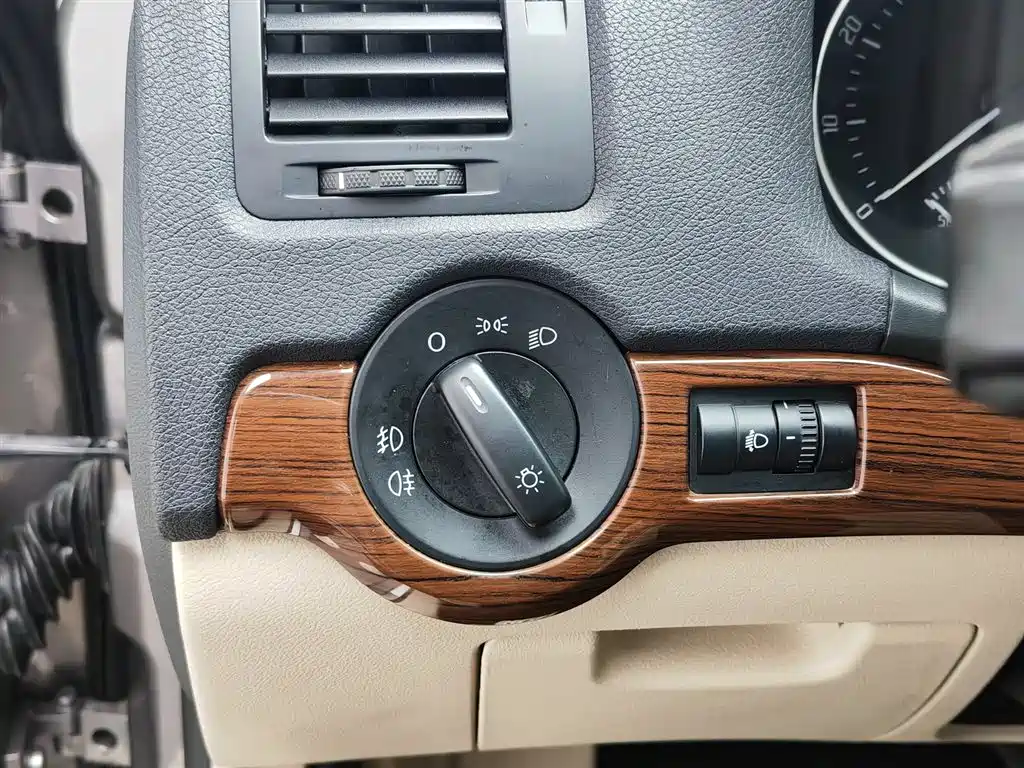 Skoda Octavia 2013 — фото 21