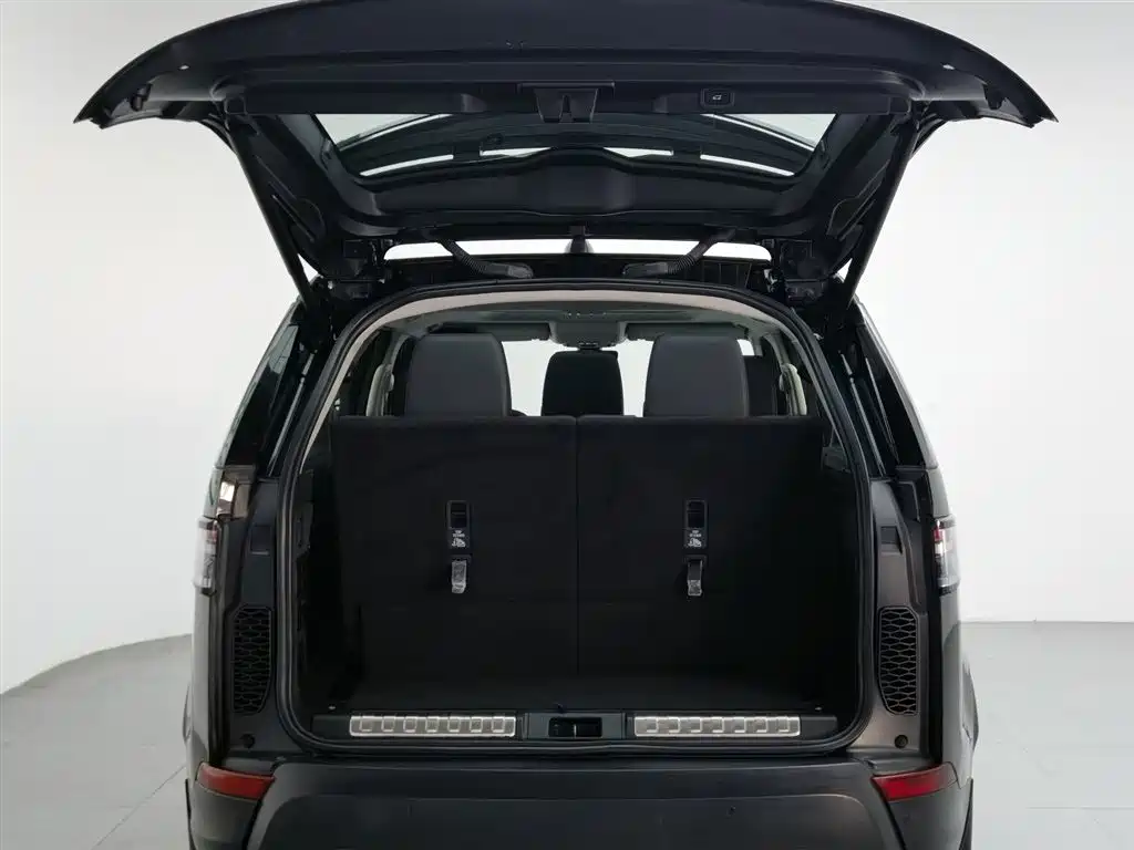 Land Rover Discovery 2018 — фото 16
