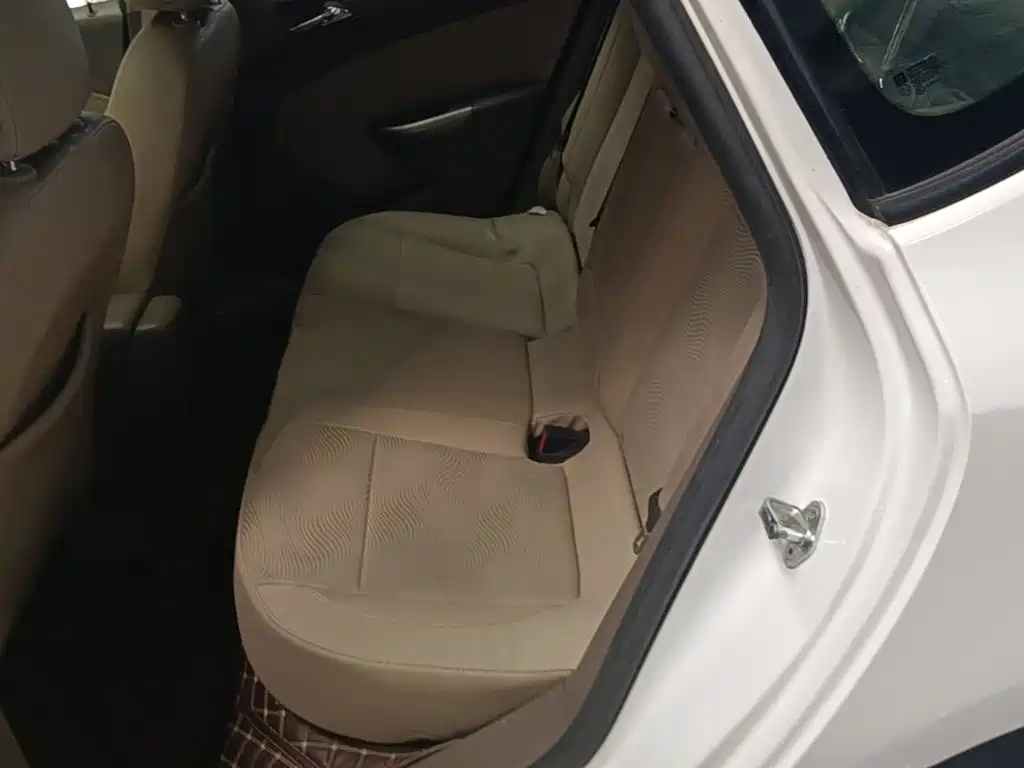 Buick Excelle 2015 — фото 17