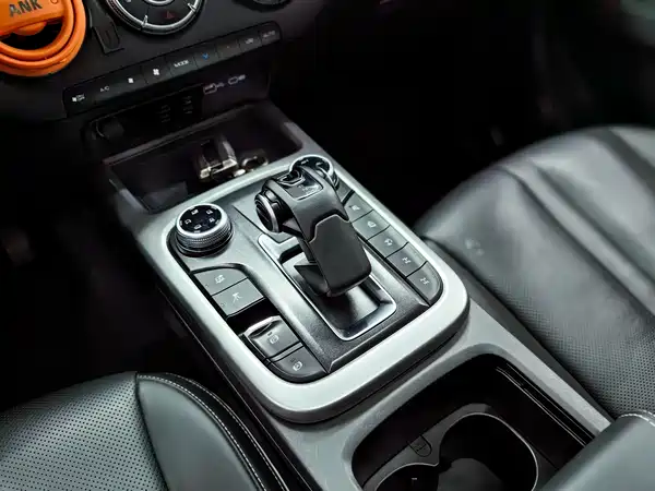 Tank 300 2023
